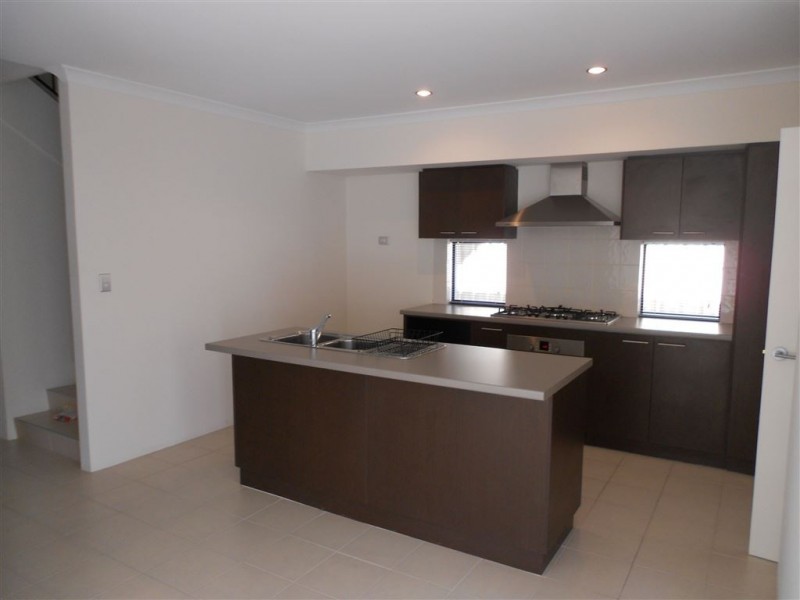 16B Lowes St, Cloverdale WA 6105