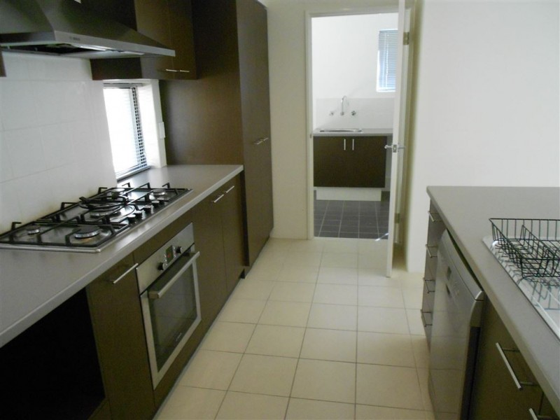 16B Lowes St, Cloverdale WA 6105