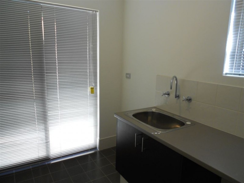 16B Lowes St, Cloverdale WA 6105