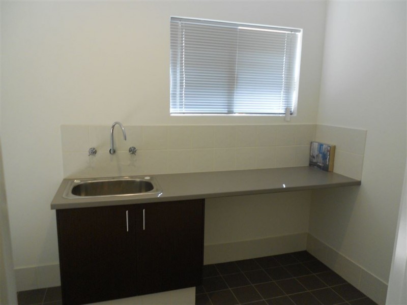 16B Lowes St, Cloverdale WA 6105