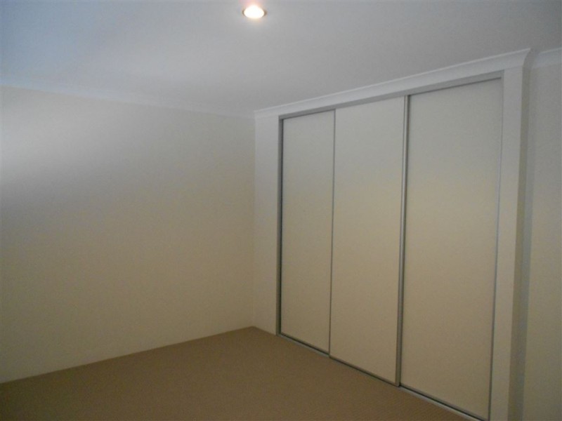 16B Lowes St, Cloverdale WA 6105