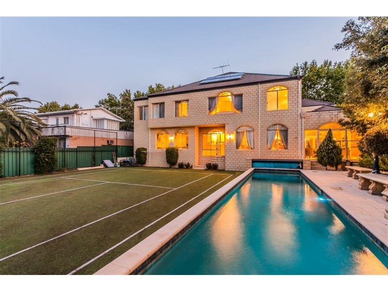 58 Tweeddale Road, Applecross WA 6153