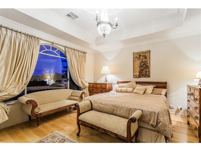 58 Tweeddale Road, Applecross WA 6153