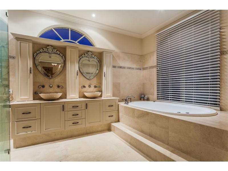 58 Tweeddale Road, Applecross WA 6153