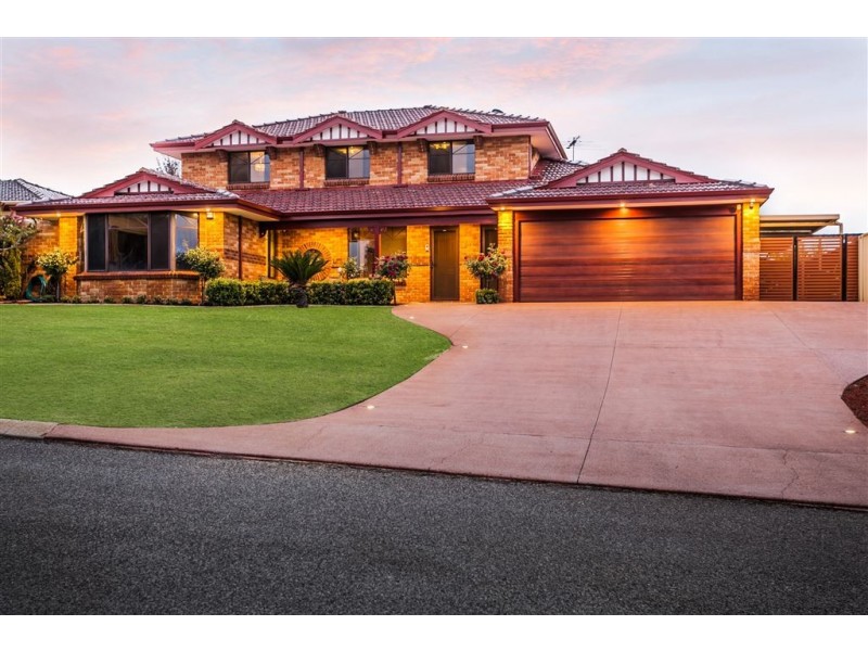 18 Sutherland Cr, Winthrop WA 6150