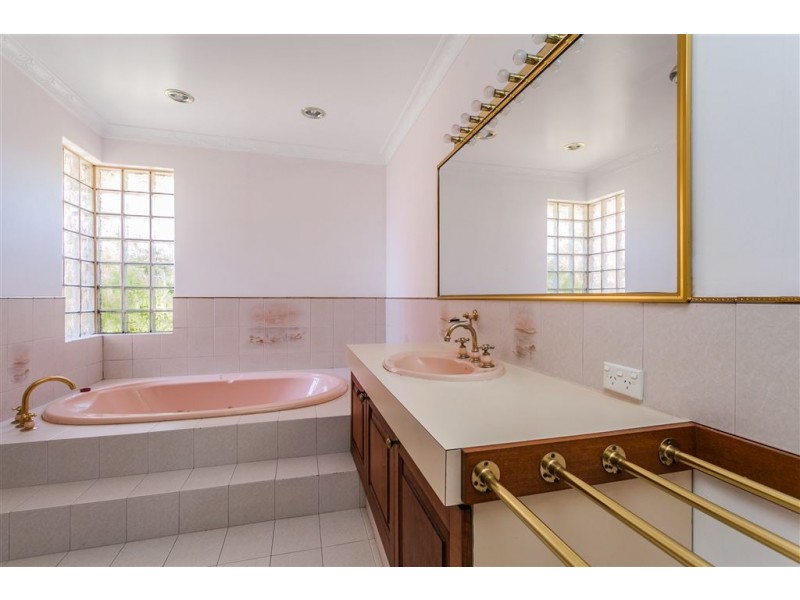 7 Kirwan Way, Winthrop WA 6150