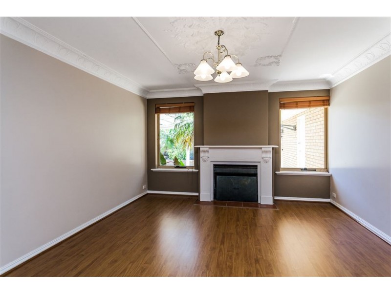 7 Kirwan Way, Winthrop WA 6150