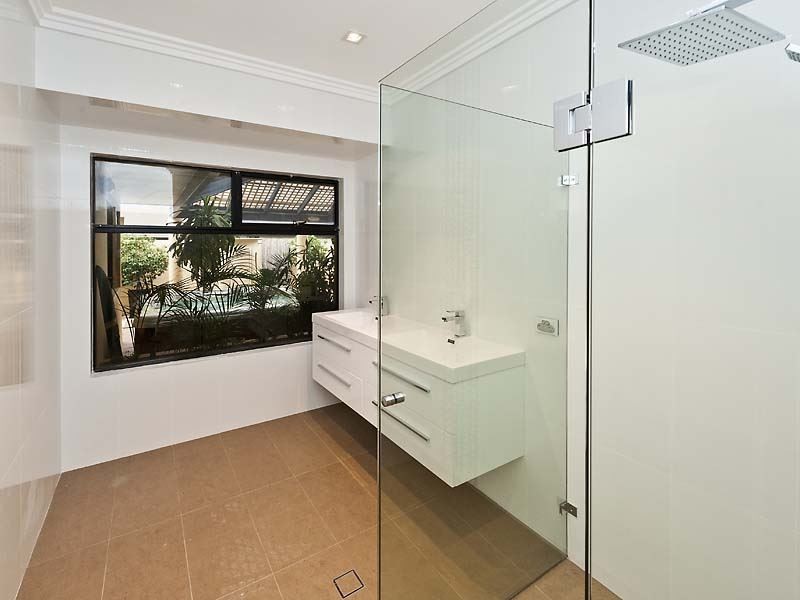 8 Bateman Road, Mount Pleasant WA 6153