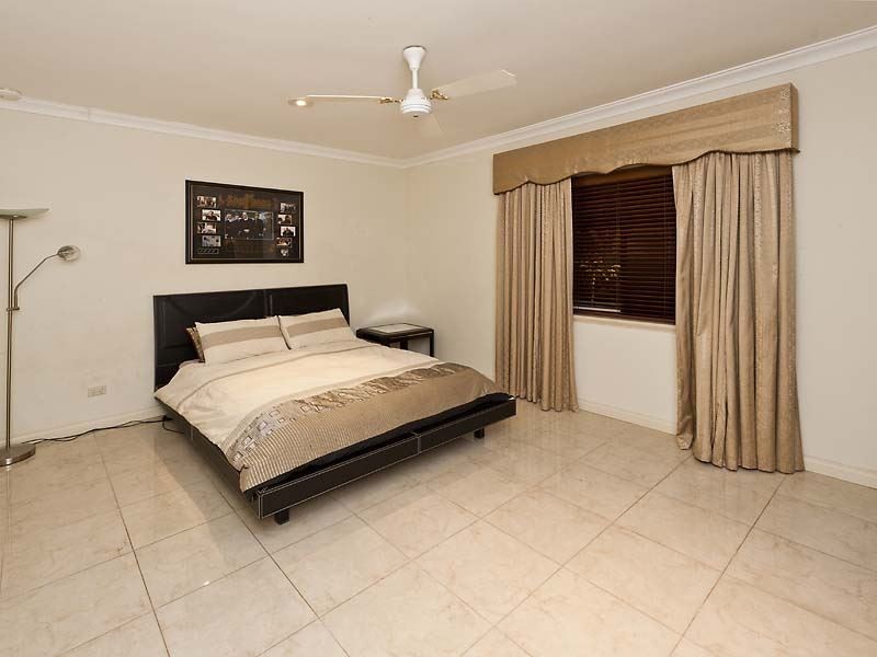 8 Bateman Road, Mount Pleasant WA 6153