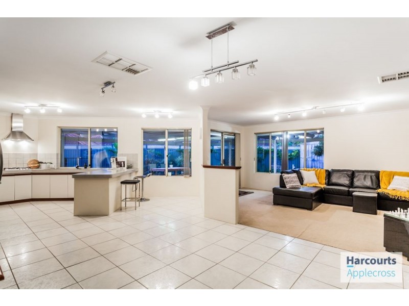 25 Fernie Gardens, Winthrop WA 6150