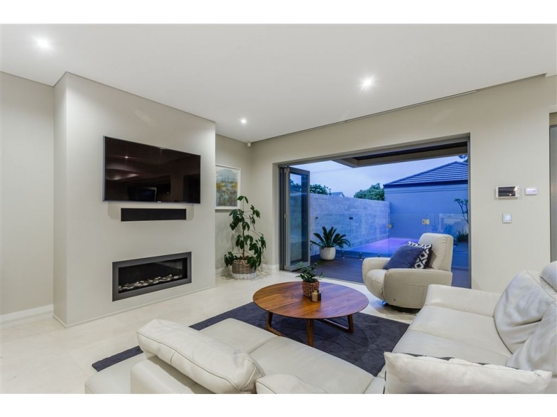 48A Davy Street, Alfred Cove WA 6154