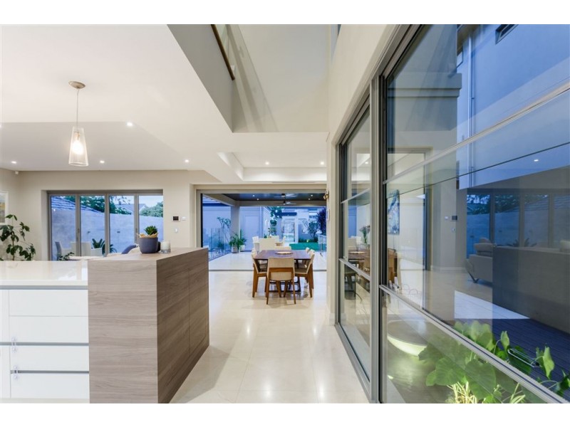 48A Davy Street, Alfred Cove WA 6154