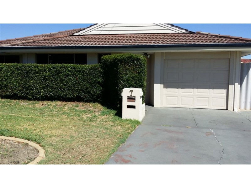 7 David St, Mount Pleasant WA 6153