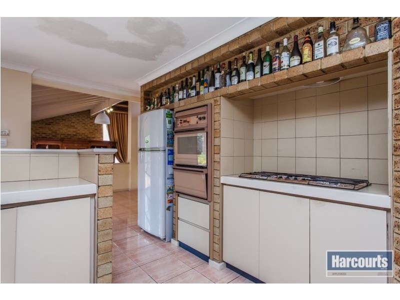 8 Houghton Way, Winthrop WA 6150