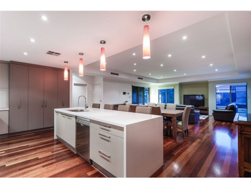 25 Stephenson Gardens, Winthrop WA 6150