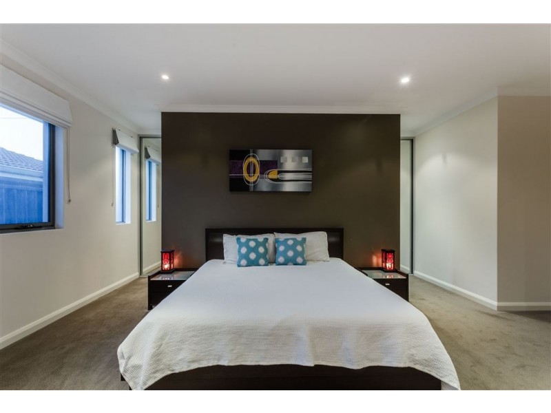 25 Stephenson Gardens, Winthrop WA 6150