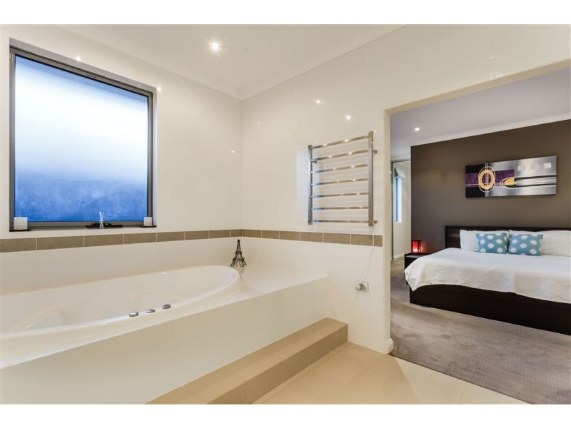 25 Stephenson Gardens, Winthrop WA 6150