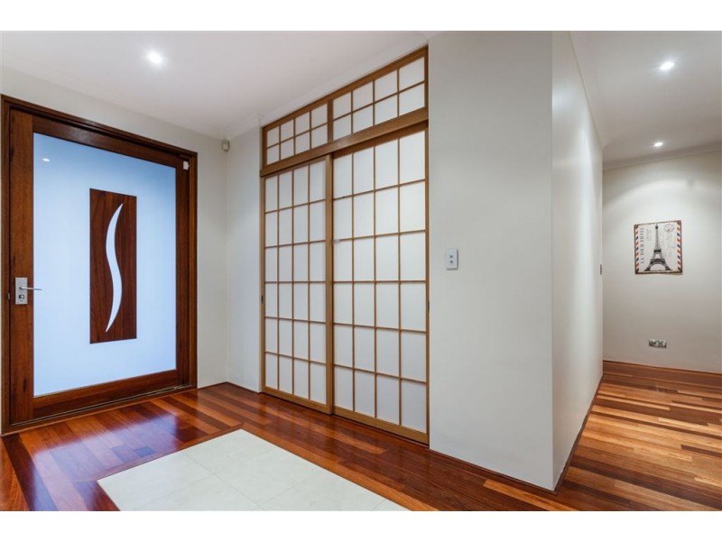 25 Stephenson Gardens, Winthrop WA 6150