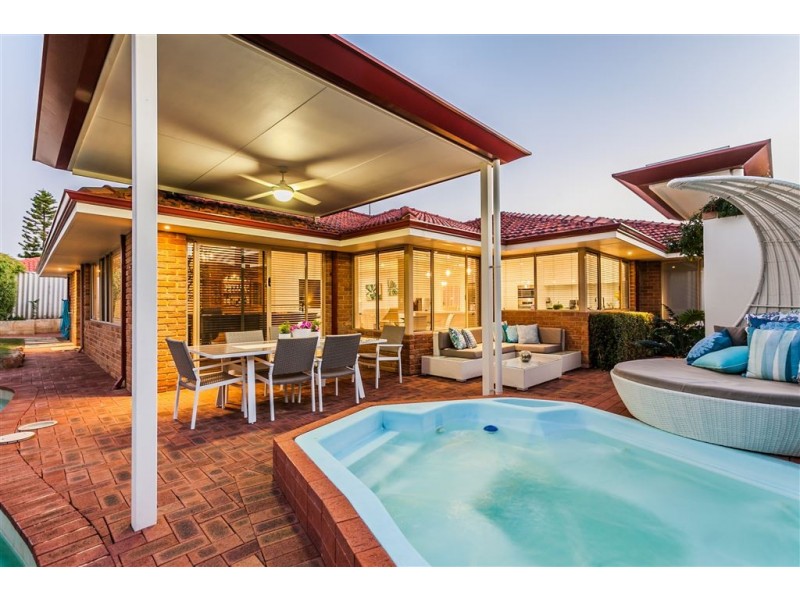 25 Hatherley Parade, Winthrop WA 6150