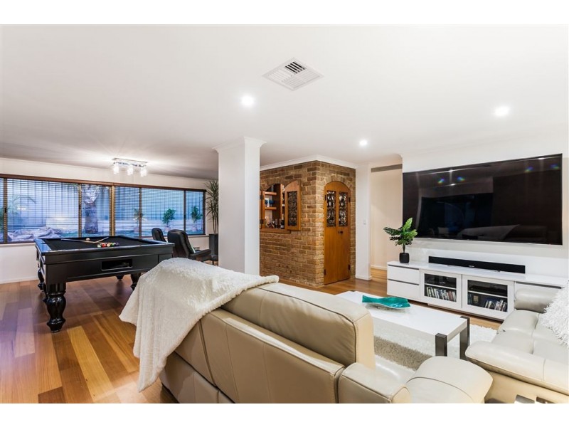 25 Hatherley Parade, Winthrop WA 6150