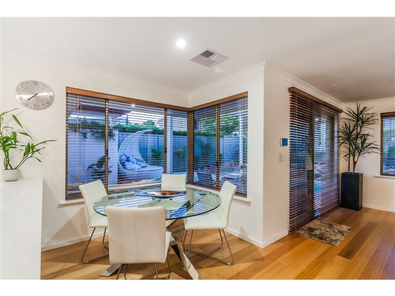 25 Hatherley Parade, Winthrop WA 6150