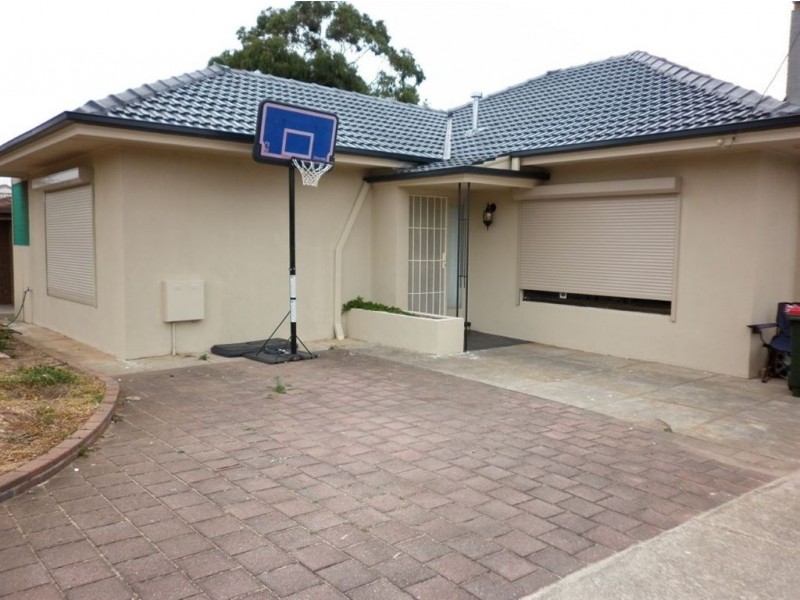 27 Stirling Drive, Morphett Vale SA 5162