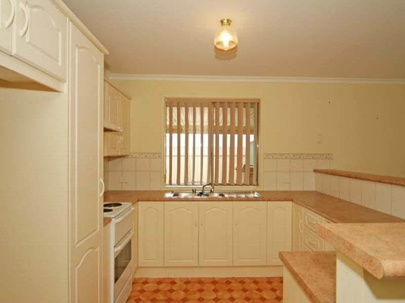 1 Vidmar Court, Woodcroft SA 5162