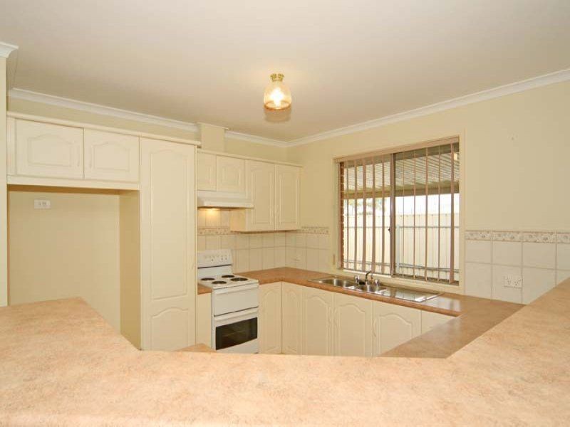 1 Vidmar Court, Woodcroft SA 5162