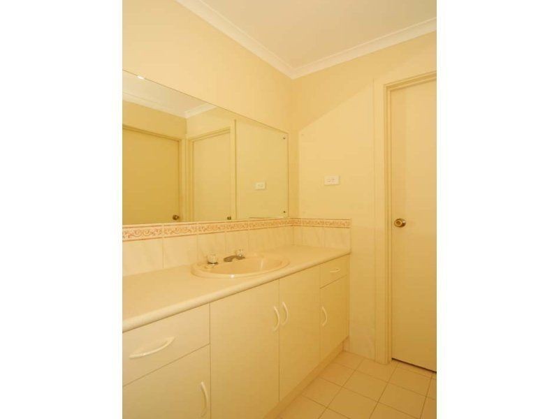 1 Vidmar Court, Woodcroft SA 5162