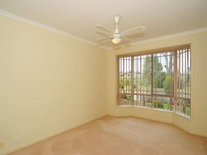 1 Vidmar Court, Woodcroft SA 5162