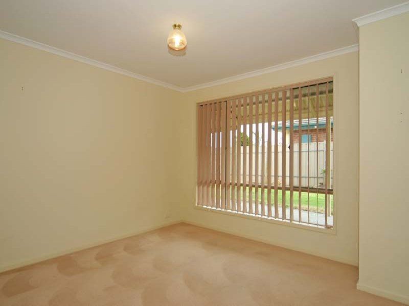 1 Vidmar Court, Woodcroft SA 5162