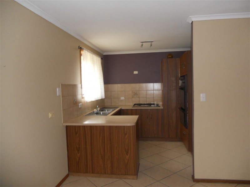 3 St James Street, Woodcroft SA 5162