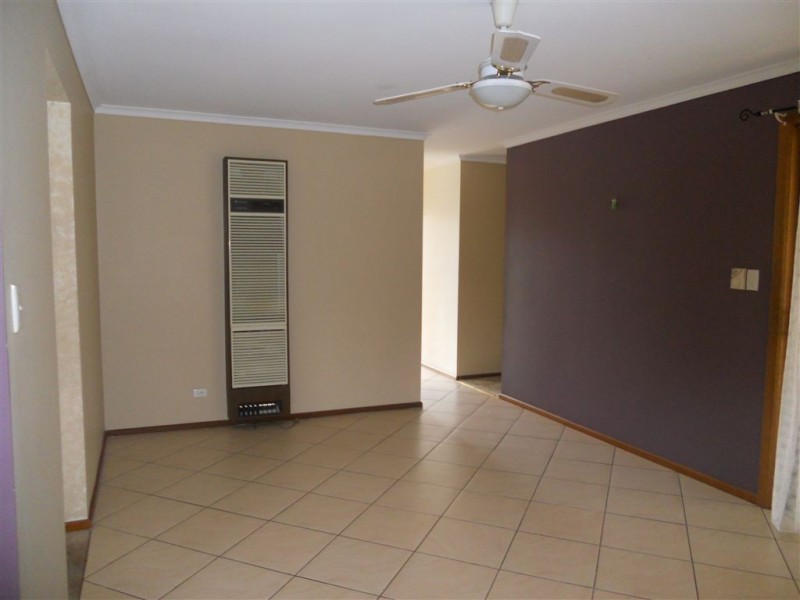 3 St James Street, Woodcroft SA 5162