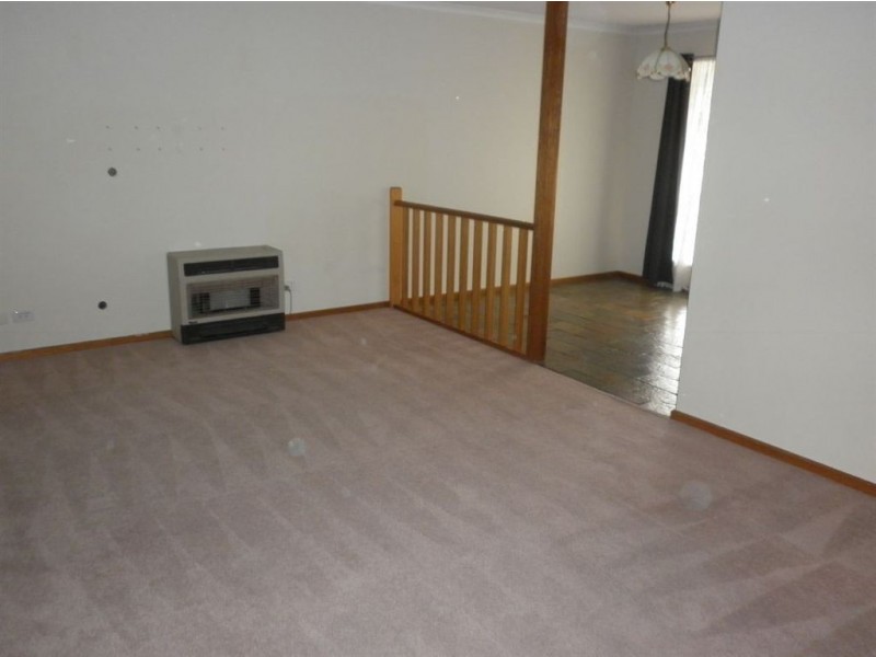 17 Sir James Hardy Way, Woodcroft SA 5162