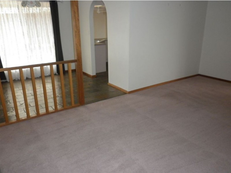 17 Sir James Hardy Way, Woodcroft SA 5162