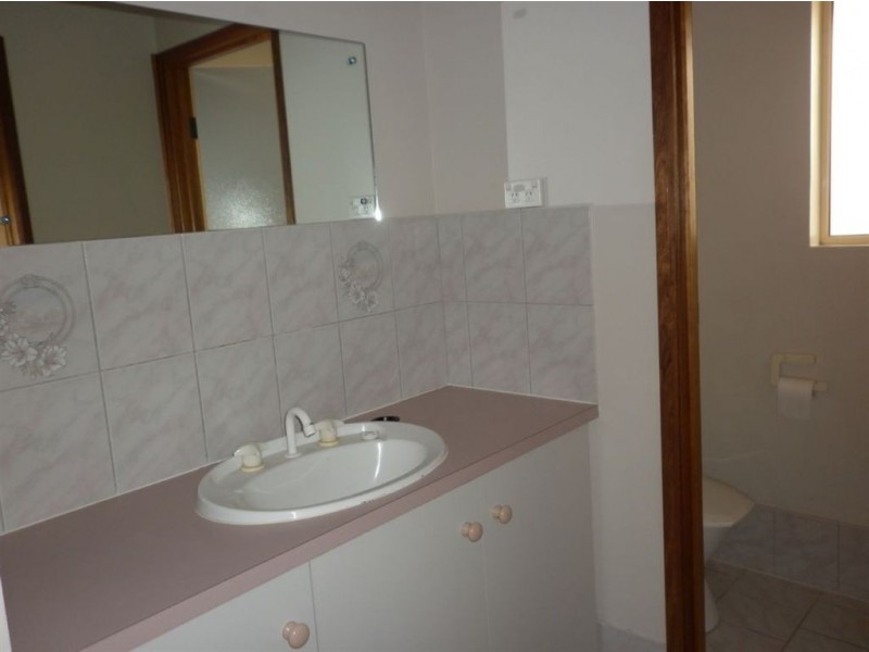 17 Sir James Hardy Way, Woodcroft SA 5162