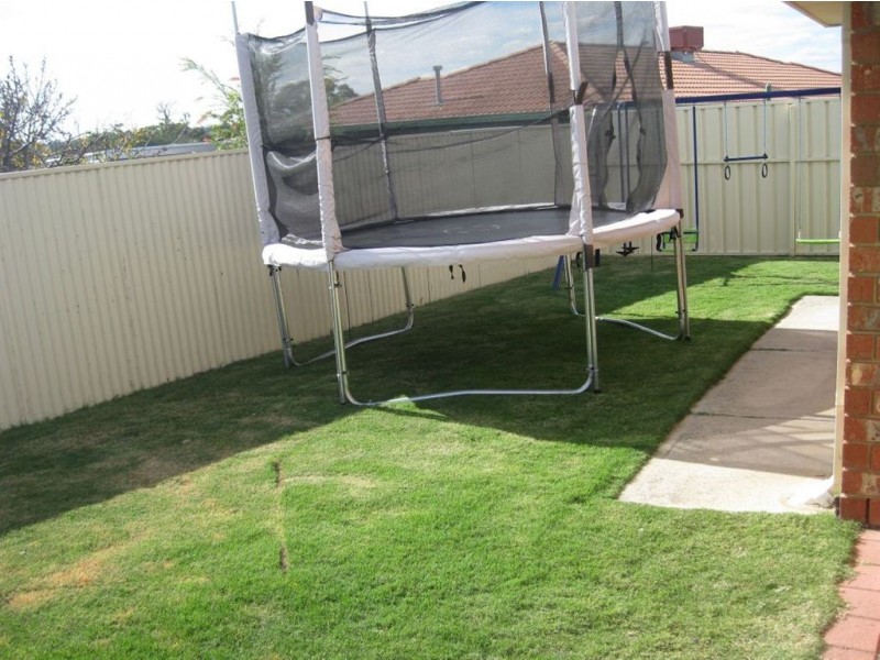 17 Sir James Hardy Way, Woodcroft SA 5162