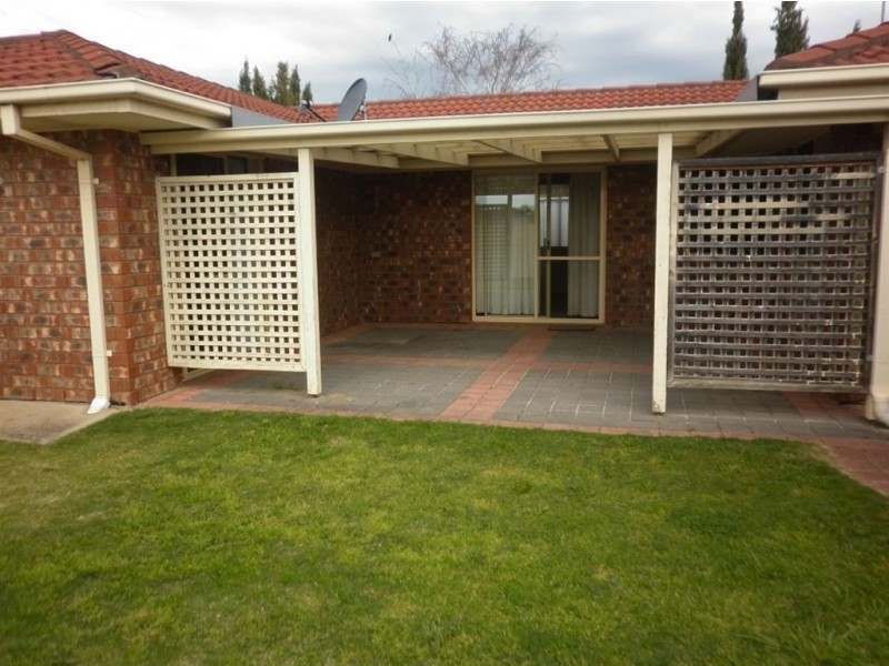 17 Sir James Hardy Way, Woodcroft SA 5162