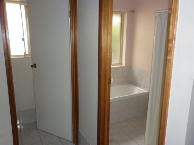 17 Sir James Hardy Way, Woodcroft SA 5162