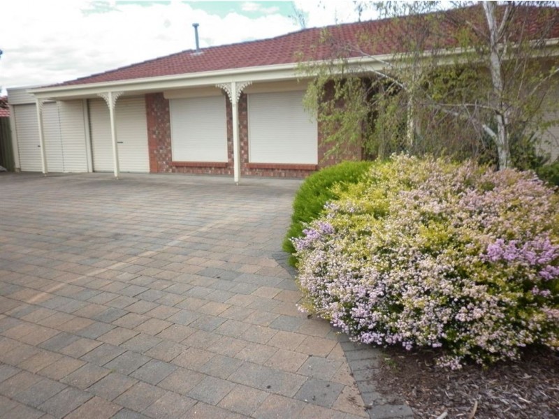 17 Sir James Hardy Way, Woodcroft SA 5162