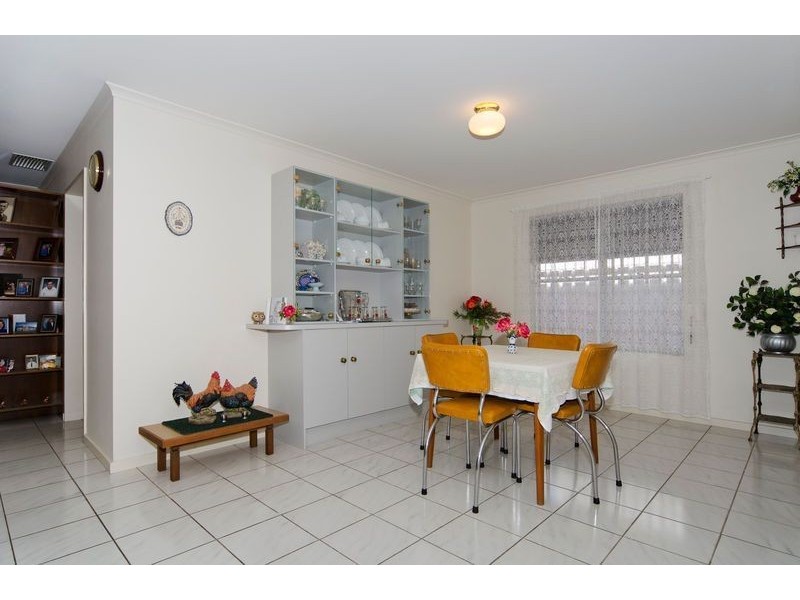 8 Derek Crescent, Morphett Vale SA 5162