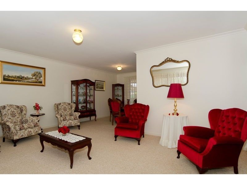 8 Derek Crescent, Morphett Vale SA 5162