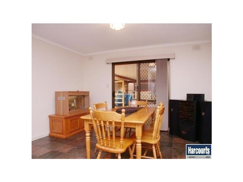 11 Richardson Crescent, Morphett Vale SA 5162