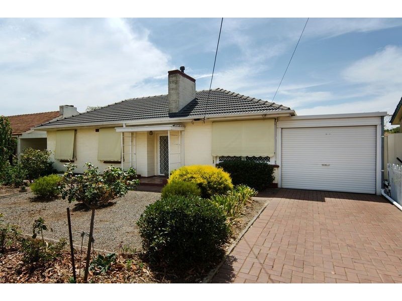 3 Burton Avenue, Park Holme SA 5043