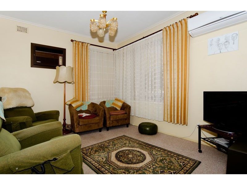 3 Burton Avenue, Park Holme SA 5043