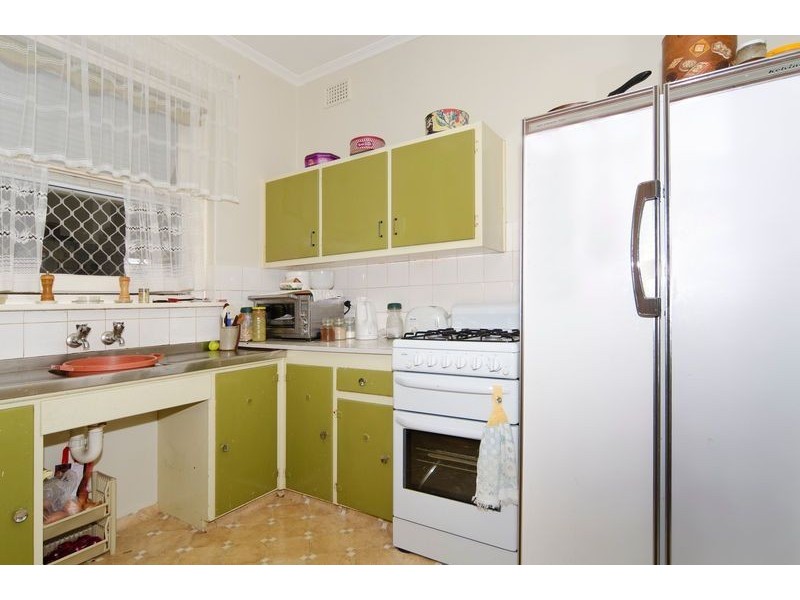 3 Burton Avenue, Park Holme SA 5043