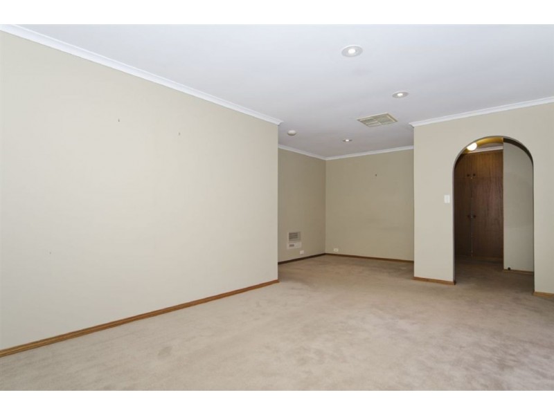 5 Delta Crescent, Aberfoyle Park SA 5159