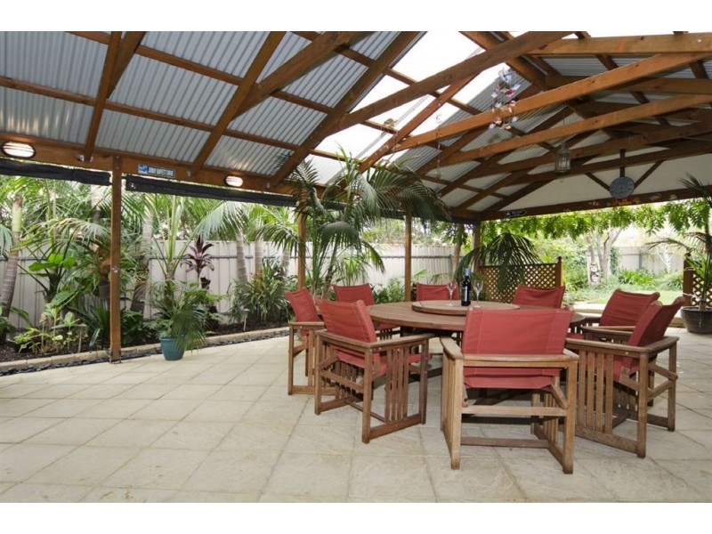 65 Warburton Drive, Woodcroft SA 5162