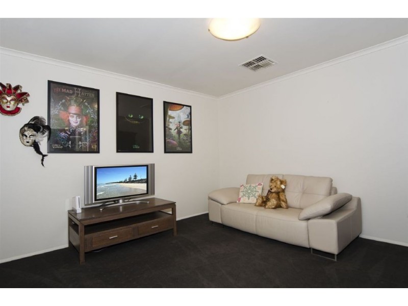 65 Warburton Drive, Woodcroft SA 5162