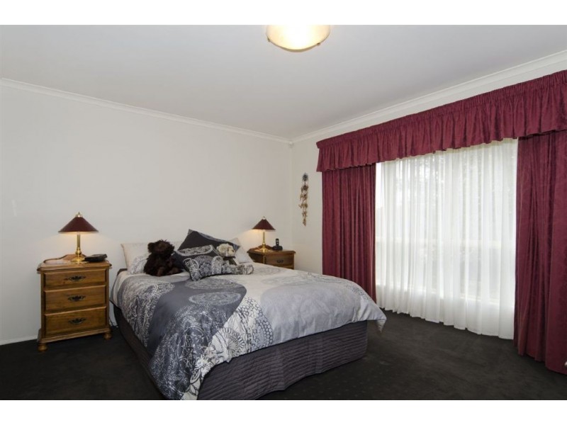 65 Warburton Drive, Woodcroft SA 5162